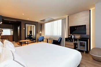 The Level Premium Room