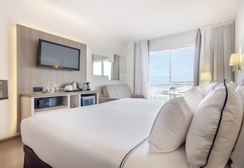 Double Room (With Sofa Bed) (3 Adults)