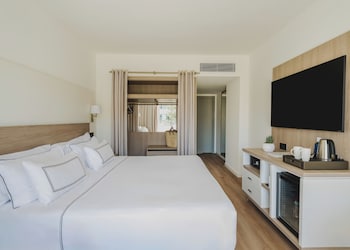 Melia Room, Room