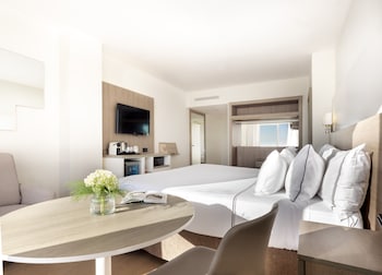 Junior Suite (Family) (2 Adults + 1 Children)