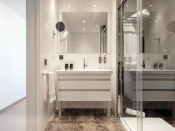 Melia Room (2 Adults + 1 Child)