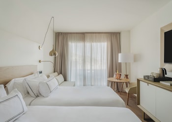 Melia Room, Room
