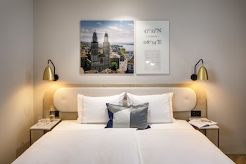 Twin Room (Plus)