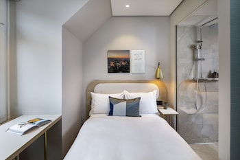 Single Room (Tiny)