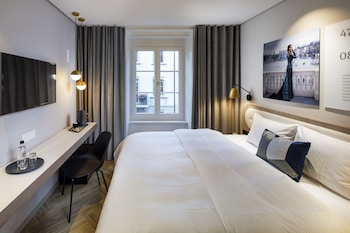 Double Room, 1 King Bed