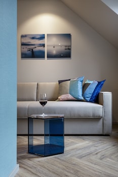 Twin Room (Plus)