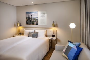 Twin Room (Plus)