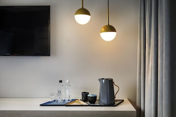 Single Room (Tiny)