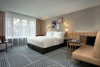 Superior Room, 1 King Bed, Balcony