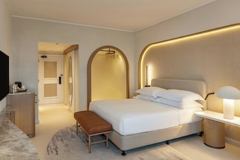 Club Room, 1 King Bed, Sea View