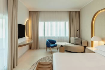 Club Room, 1 Double Bed, Balcony (JBR View)