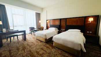 Superior Room, 2 Twin Beds complimentary shuttle to DXB Airport Terminal 1 & 3