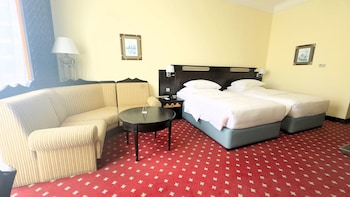Deluxe Room, 2 Twin Beds complimentary shuttle to DXB Airport Terminal 1 & 3
