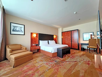 Executive Deluxe Suite, complimentary shuttle to DXB Airport Terminal 1 & 3