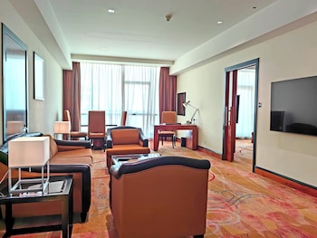 Executive Deluxe Suite, complimentary shuttle to DXB Airport Terminal 1 & 3