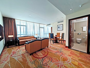 Suite, 2 Twin Beds (Club)