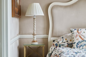 Deluxe Room, 1 Queen Bed