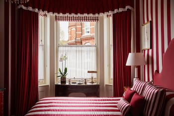 Deluxe Room (King/Twin)