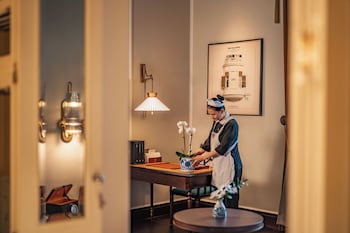 Heritage Wing, Grand Luxury Room with Metropole Privileges and Benefits, Twin Beds