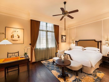 Heritage Wing, Grand Luxury Room with Metropole Privileges and Benefits, King Bed