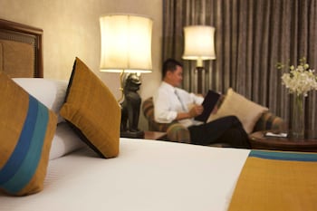 Club King Bed