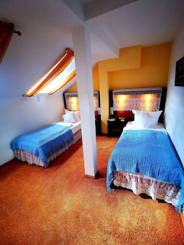 Twin Room (ALMA's)