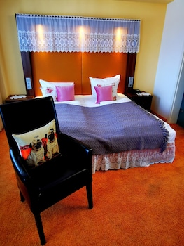 Double Room (modern)