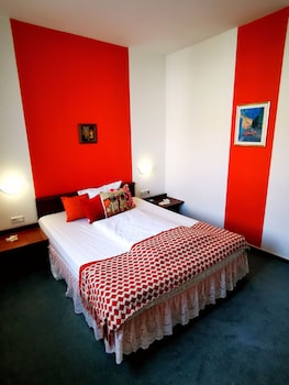 ALMA's Guest Room