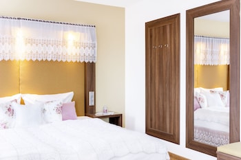 Double Room (modern)
