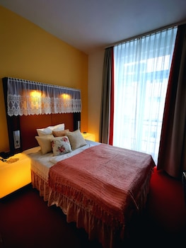 Single Room (modern)
