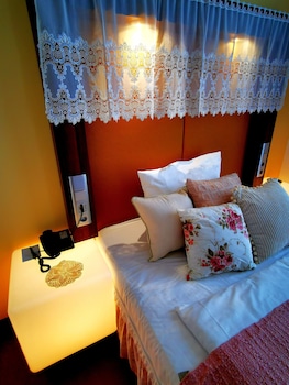 Single Room (modern)