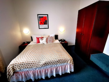 ALMA's Guest Room