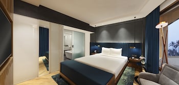 Executive Suite, City View, 1 King Bed, Club Lounge Access