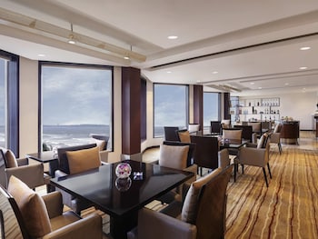 Premiere Room, 1 King Bed, City View, Higher Floor, Club Lounge Access