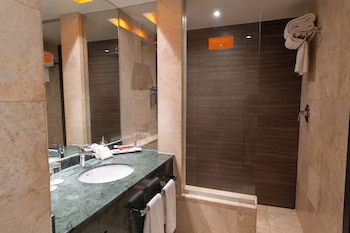 Master Suite King