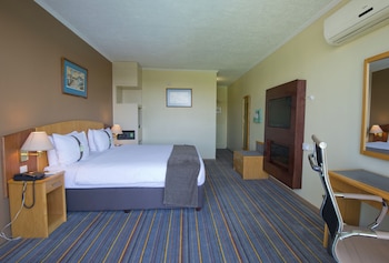 Premium Room, 1 King Bed, Smoking