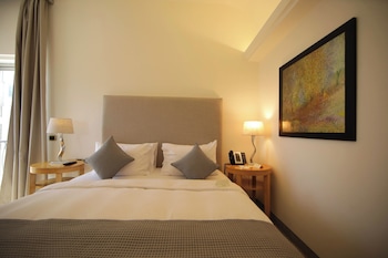 Single Deluxe Room Partial Sea View