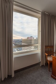 Suite, 1 King Bed, Non Smoking