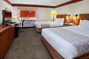 Deluxe Room, 2 Double Beds, Non Smoking, Pool View