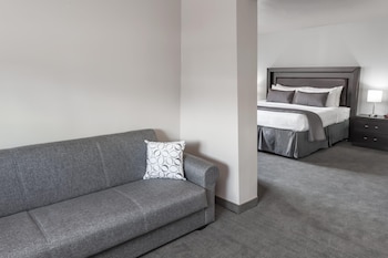 Suite, 1 King Bed, Non Smoking