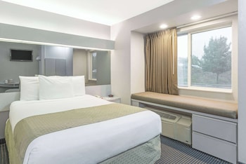 Studio Suite, 1 Queen Bed, Non Smoking