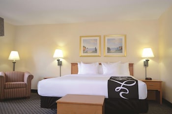 Deluxe Studio Suite, 1 King Bed, Non Smoking