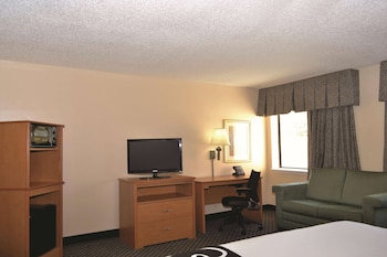 Deluxe Studio Suite, 1 King Bed, Non Smoking