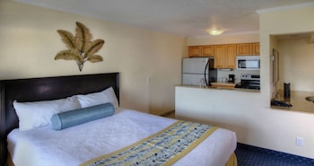 Suite, 2 Queen Beds (Deluxe Studio Suite Conservation View)