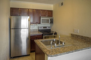 Suite, 1 Queen Bed with Sofa bed (One Bedroom Suite Bay View)