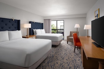 Deluxe Room, 2 Queen Beds, Accessible (Hearing)