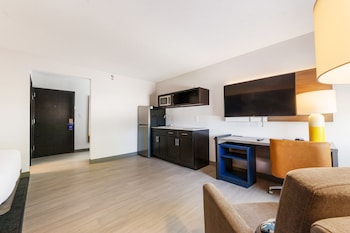 Room, 2 Queen Beds, Non Smoking (Efficiency, Upgrade)