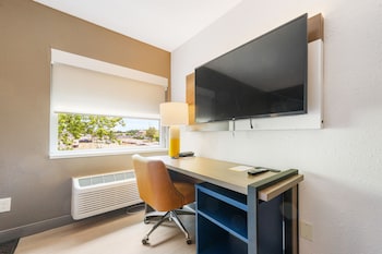 Suite, 1 King Bed, Non Smoking (Efficiency, Upgrade)