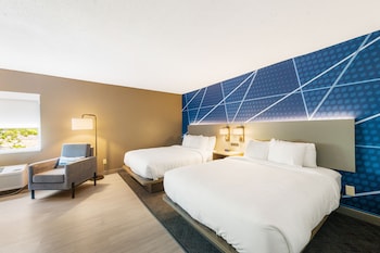 Room, 2 Queen Beds, Non Smoking (Efficiency, Upgrade)