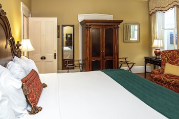 Luxury Main House King - Lindsey Room